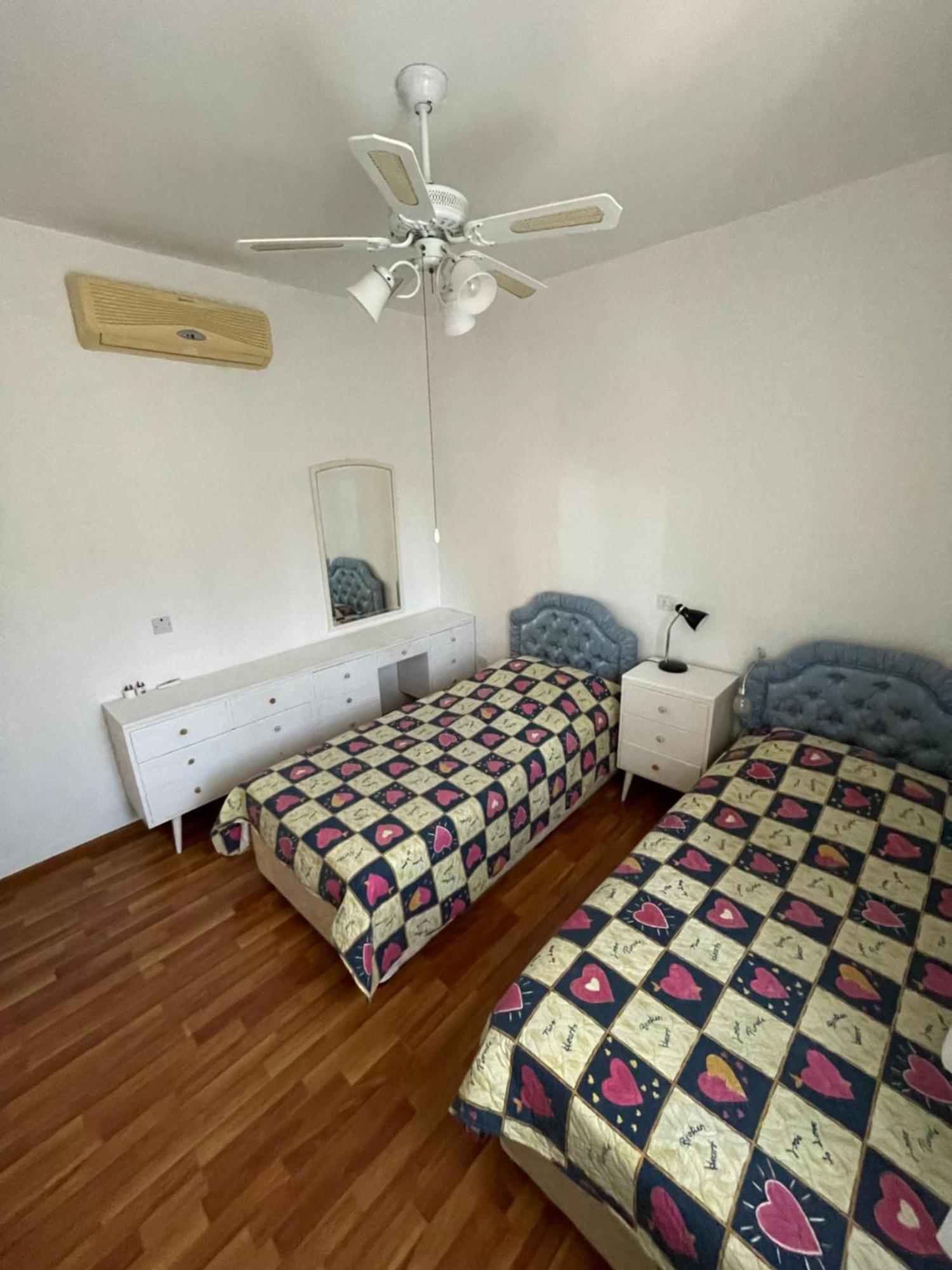 Limnaria Gardens Two Bedroom Apartment With Balcony Paphos Exterior foto